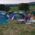 Unseren Nachbarn hat's doch glatt das Zelt über'm Kopf weggerissen. Unseren Nachbarn hat's doch glatt das Zelt über'm Kopf weggerissen.