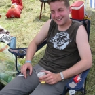 Endlich hat's auch Klopper begriffen: Sitzen und trinken. Endlich hat's auch Klopper begriffen: Sitzen und trinken.
